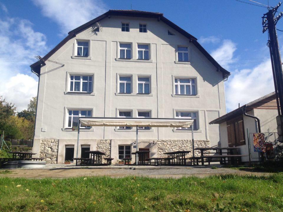Penzion Na Zastavce Cesky Sternberk Ngoại thất bức ảnh